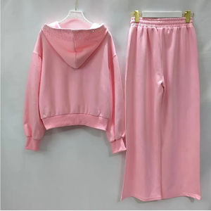 Ensemble survêtement vintage sur mesure avec sweat à capuche à double taille orné de strass et pantalon de survêtement évasé, coupe classique, pour homme - Product Image 3