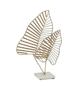 Sculpture en métal moderne de haute qualité Conception de finition accrocheuse Sculptures décoratives multiples avec un design de forme attrayant - Product Image 6