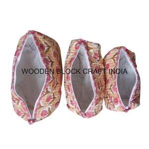 Bolsa de Cosméticos Portátil Ecológica con Cierre de Cremallera y Diseño de Borlas Estilo Bohemio en Tela de Algodón de la Marca WOODEN BLOCK CRAFT INDIA - Product Image 3