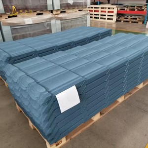 Tuile <span class=keywords><strong>de</strong></span> <span class=keywords><strong>toiture</strong></span> métallique extérieure imperméable et antidérapante pour la <span class=keywords><strong>rénovation</strong></span> d'usine, <span class=keywords><strong>prix</strong></span> compétitif - Product Image 2