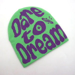 Chapeau tricoté en acrylique avec logo personnalisé de haute qualité Casquette de crâne chaude d'hiver pour femmes et hommes Motif de bonnet extérieur - Product Image 3
