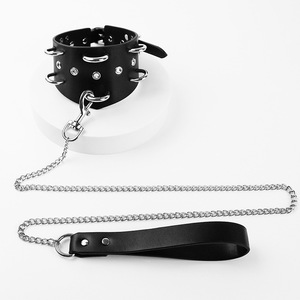 Conjunto de Lencería Sexy para Hombre, Estilo Punk, de Cuero, con Collar, Esposas y Látigo - Product Image 2