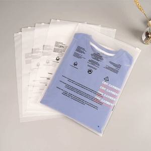 OEM Sac d'emballage de vêtement personnalisé de haute qualité d'usine du Vietnam Sacs de rangement en plastique à fermeture éclair avec épaisseur personnalisée - Product Image 1
