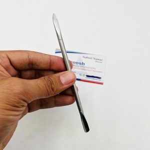 Pousse-cuticules et coupe-cuticules de qualité professionnelle en acier inoxydable pour ongles des mains et des pieds - Product Image 1