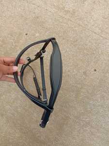 ชุดเดรสแบบกำหนดเองอานม้าบังเหียนภาษาอังกฤษหนังนิ่มบุด้วยเม็ดคริสตัลแถบคิ้วอุปกรณ์ SS ทองเหลืองอุปกรณ์การขับขี่ระดับพรีเมียม - Product Image 5