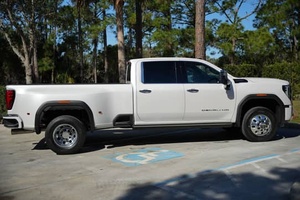 LISTO PARA ENVIAR: GM-C SIER-RA 3500HD DENALI ULTIMATE CREW CAB 4X4 DURAMAX TURBODIÉSEL V8 4WD 2024 - Product Image 4