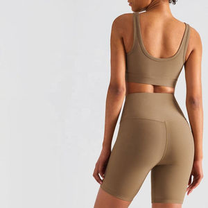 เซ็ตโยคะขาสั้น2ชิ้นสำหรับผู้หญิงเซตบราและกางเกงขาสั้นสีทึบปรับแต่งได้ตามต้องการสำหรับฤดูร้อนหลากสีสดใส - Product Image 4