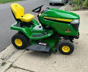 Venta al por Mayor de Cortadoras de Césped John Deere A-PEX de 60 Pulgadas y 24 HP con Giro Cero - Product Image 2