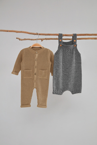 Pull en tricot pour bébé OEM avec fermeture à boutons - Vêtements en tricot pour bébé personnalisés 100% coton biologique, respectueux de l'environnement, doux pour la peau, toutes saisons - Product Image 4