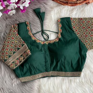 Blouses de créateurs traditionnels indiens pakistanais confortables Vintage élégant prêt à porter avec broderie à manches lourdes Readymade - Product Image 2