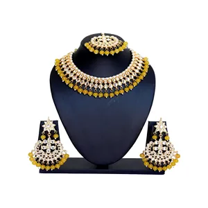 Ensemble de bijoux de mariée plaqué or Kundan, collier ras-de-cou en perles jaunes foncées avec zircon, bijoux de mariage raffinés - Product Image 1