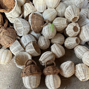 El más vendido, decoración de campana de ratán, decoración de árbol de Navidad de mimbre Natural, adornos navideños tejidos a mano en HNH Craft Factory - Product Image 6