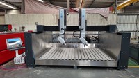 Máquina de Tallado CNC de 4 Ejes para Piedra con Cabezal Oscilante