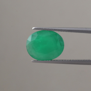 Esmeralda Natural Certificada IGI, Gema Suelta al por Mayor, 4.65 Quilates, Corte Ovalado 13x10.5mm, Verde Premium, Luz Excelente, Calidad Premium - Product Image 1