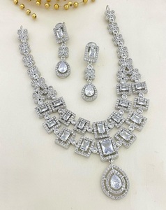 Conjunto de lujo con aspecto de diamante americano, collar de doble capa, pendientes, latón elegante para fiesta de boda, regalo de boda de diamante de circonita CZ - Product Image 5