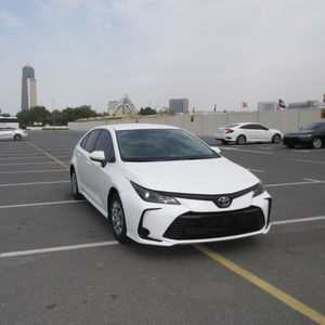 Toyota Corolla d'occasion 2020 avec intérieur foncé, régulateur de vitesse adaptatif, boîte automatique 6 vitesses, 4 places, toit ouvrant - Product Image 1