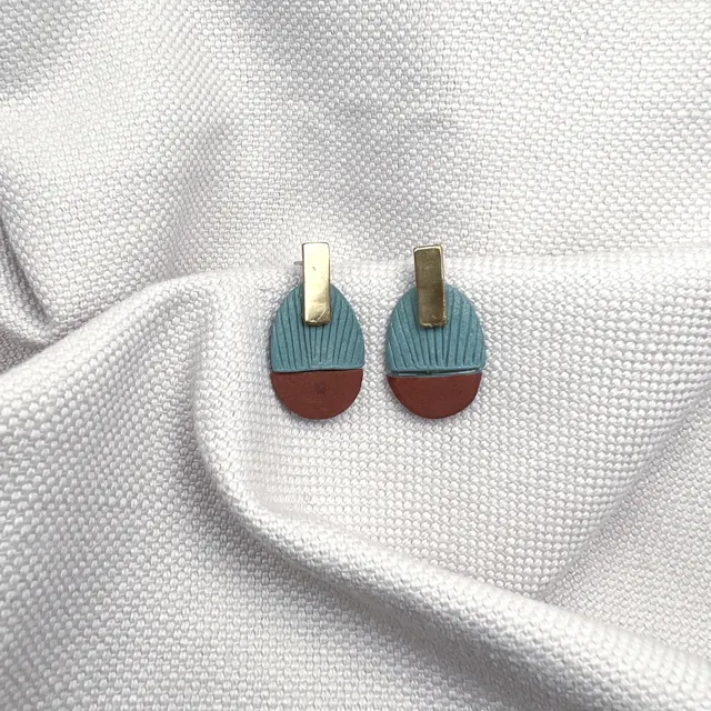 Anting-anting mini kapal kecil buatan tangan Cyclamen porselen perunggu kualitas Italia sempurna untuk pakaian canggih