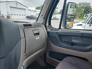 Camión Semi Usado Freightliner Cascadia 125 de 2013 |   Camión Tractor con Cabina Dormitorio 6x4 en Venta - Product Image 4