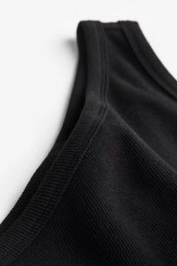 Camiseta sin mangas con estampado digital personalizado | Top activo transpirable para mujer para entrenamiento y comodidad diaria - Product Image 2