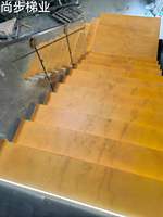 Escalier en marbre avec marches lumineuses LED, escalier en pierre, balustrade en verre, marches en carrelage, marches en marbre, escalier à poutres en acier
