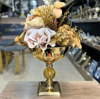 Vase à fleurs de table décoratif de vente chaude pour la décoration de maison et de mariage en métal de fer et d'aluminium avec finition dorée