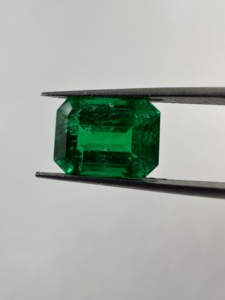 2.60กะรัตสีเขียวสดใสคุณภาพดีที่สุดพลอยแซมเบียธรรมชาติเกรดพรีเมี่ยมอัญมณีหลวมมรกตตัดสำหรับการใช้งานเครื่องประดับระดับไฮเอนด์ - Product Image 2