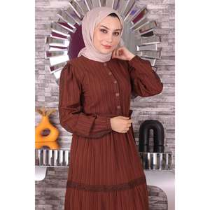 Vestido Casual con Detalles a Rayas de Dantel - Product Image 2