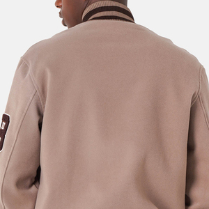 OEM servicio personalizado bordado hombres lana Varsity chaqueta al por mayor personalizado poliéster en blanco Varsity chaquetas - Product Image 4