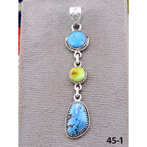 Pendentif en turquoise fait main du sud-ouest avec incrustation de Palomino Golden Hill et monture en argent sterling - Product Image 1