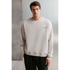 Sudadera GRIMELANGE Bryan para Hombre, Tejido Ultra Suave de 3 Hilos, Corte Holgado, Cuello Redondo, Estampada - Product Image 5