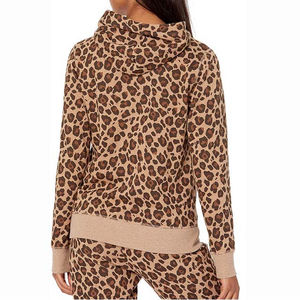 Nueva llegada de logotipo personalizado de las mujeres con capucha y pantalones cortos Set Venta caliente de las mujeres de ropa casual de dos piezas con capucha conjuntos para adultos - Product Image 2