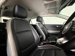 KIA STONIC 2019 d'occasion, conduite à gauche/droite - Product Image 5