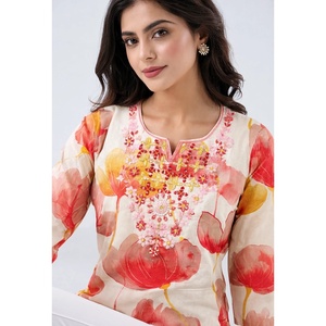 Blusa de Algodón Blanca Bordada para Mujer, Tela Popelina con Estampado Floral, Manga Convencional, Uso Diario, WSKP195, Ropa Étnica Elegante - Product Image 2