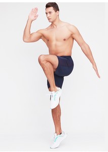 กางเกงขาสั้นผ้าสแปนเด็กซ์ผ้าไนลอนสำหรับผู้ชายกางเกงขาสั้นใส่เล่นกีฬาวิ่งแห้งเร็วแบบนุ่มออกแบบโลโก้ได้ตามต้องการ - Product Image 5