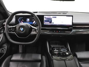 BMW Serie 5 530i xDrive Sedán 2025 Usado en Excelentes Condiciones, Transmisión Automática de 8 Velocidades, 255 HP, 2L, 14, Listo para Enviar - Product Image 3