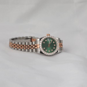 นาฬิกา Aurevail VVS Moissanite ตัวเรือนทองคำทรงแปดเหลี่ยมประดับเพชรเต็มหน้าปัดสีเขียว Sunray สายแบบ Integrated Link สปอร์ต นาฬิกาหรูสั่งทำพิเศษ - Product Image 5