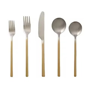Ensemble de couverts de haute qualité en métal de bonne qualité, design royal élégant, argent mat poli avec poignée en or mat poli - Product Image 1