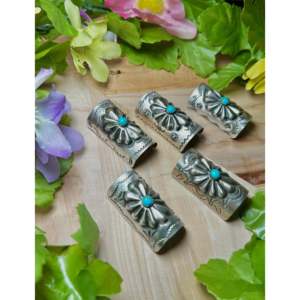 Attache-cheveux artisanale en turquoise de Kingman et argent sterling, fabrication Navajo - Product Image 2