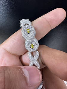 สร้อยข้อมือแบบ Infinity Link ประดับเพชรระยิบระยับสีเงิน พร้อมหินสีเหลือง ดีไซน์โดดเด่น - Product Image 2