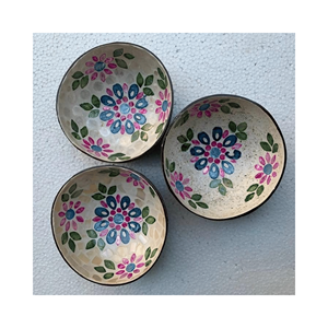 Cuenco decorativo exótico de coco con acabado lacado, material: concha pulida; uso: decoración de eventos; origen: proceso artesanal vietnamita - Product Image 3