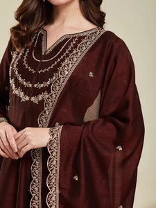 Nuevo Kurti Pent de Diseño Moderno para Fiestas con Dupatta de Tela de Seda Vichitra y Bordado para Eventos Festivos - Product Image 2