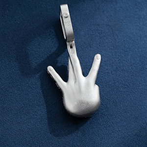 Pendentif personnalisé en alliage plaqué or avec diamants, style urbain tendance - Product Image 3