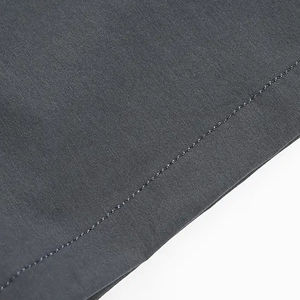 เสื้อกันไฟของผู้ชายเสื้อกันไฟสีทึบสำหรับวิศวกรก่อสร้างชุดยูนิฟอร์มความปลอดภัยชุดทำงานกันไฟตามสั่ง - Product Image 4