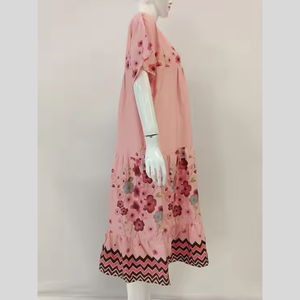 Chemises de nuit pour femmes grandes tailles en gros Chrysanta. Tissu 100% rayonne de qualité supérieure, motif floral, taille élastique, respirant, doux - Product Image 3