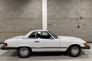 PRÊT À CONDUIRE - VÉHICULE D'OCCASION À VOLANT À GAUCHE |   Conduite à droite |   1987 MERCEDESS-BENZZ 560SLLL - Product Image 2