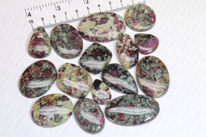 อัญมณี Eudialyte ที่ยอดเยี่ยมแบบหลวมและขัดเงาเรียบการปรับแต่งขนาดเอง euchon ที่ดีที่สุดสำหรับการทำเครื่องประดับ - Product Image 2