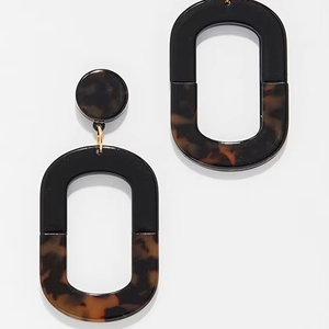 ชุดต่างหูอะคริลิคสำหรับผู้หญิงชุดหูฟังแฟชั่นแบบห่วงแตรทำจากเรซินคุณภาพสูงสินค้ามาใหม่ - Product Image 1