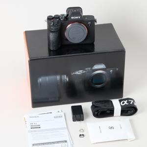 กล้องมิเรอร์เลส PERFECT SALES Alpha A7 IV พร้อมเลนส์ 28-70 มม. รับประกัน 3 ปี เสียงรอบทิศทาง พกพาสะดวก ผลิตในสหรัฐอเมริกา พร้อมส่ง มีสินค้าในสต็อก - Product Image 3