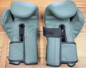 Fairtex Gants d'entraînement en cuir TGO3 Conception de pouce ouvert pour Kick Boxing & Muay Thai MMA Training - Product Image 5