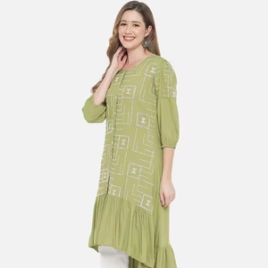 Nouvelle Arrivée : Ensemble Décontracté Femme – Kurta Asymétrique en Rayonne Brodé avec Col en V et Pantalon Assorti pour le Bureau - Product Image 1